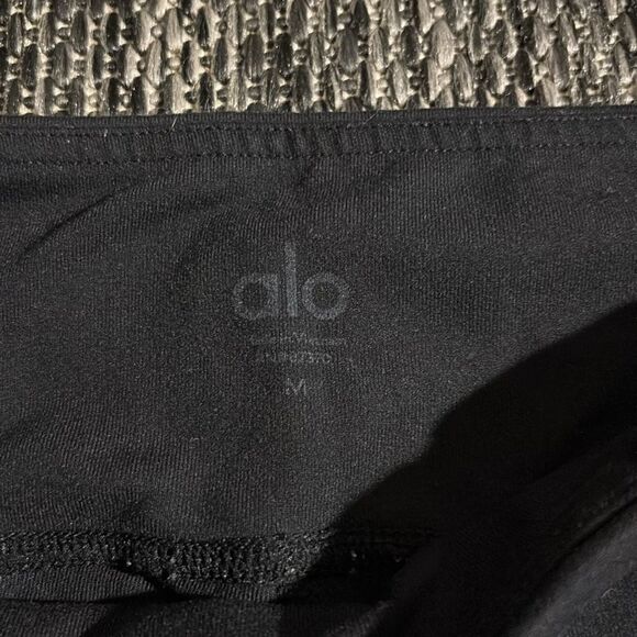 Alo yoga 7/8 guard legging on the line - Picture 4 of 6